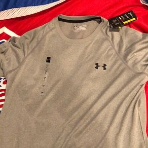 Men’s Gray Dri-Fit Under Armor Shirt